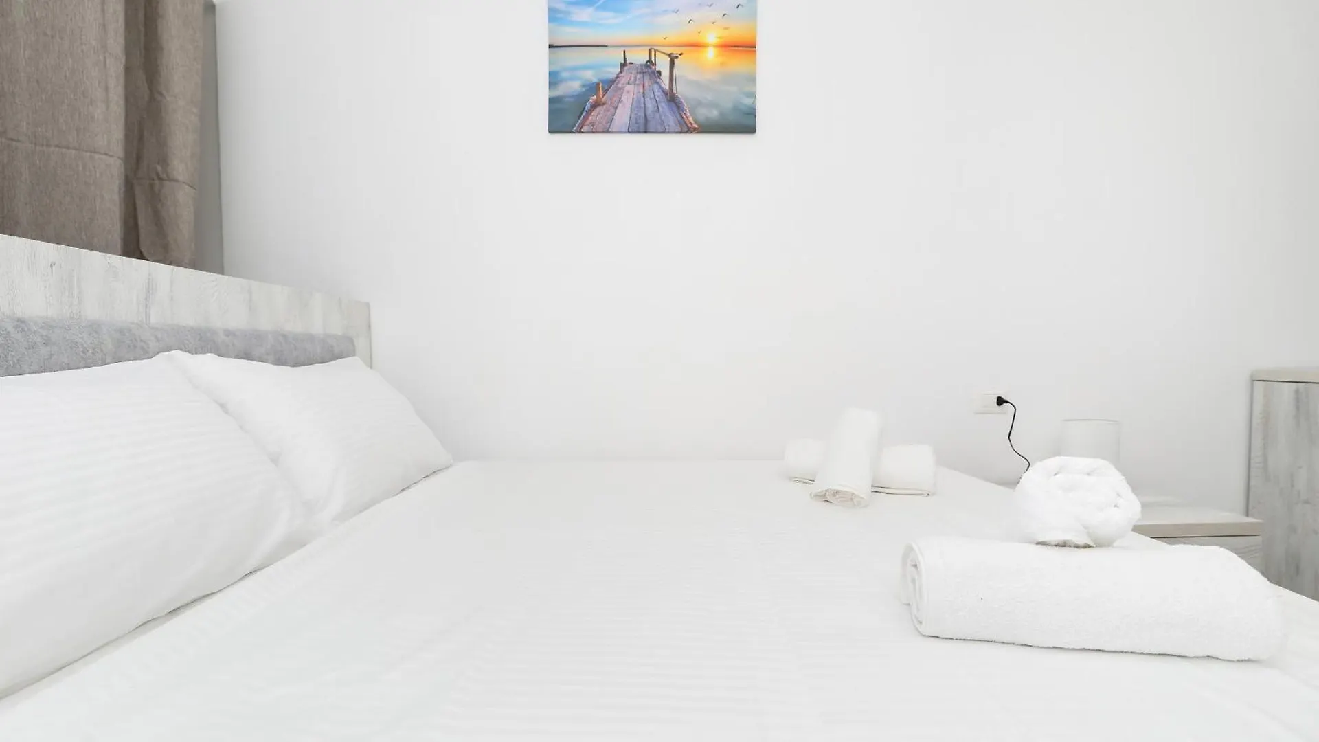 Gjilek Santorini Residence, Drymades Dhermi