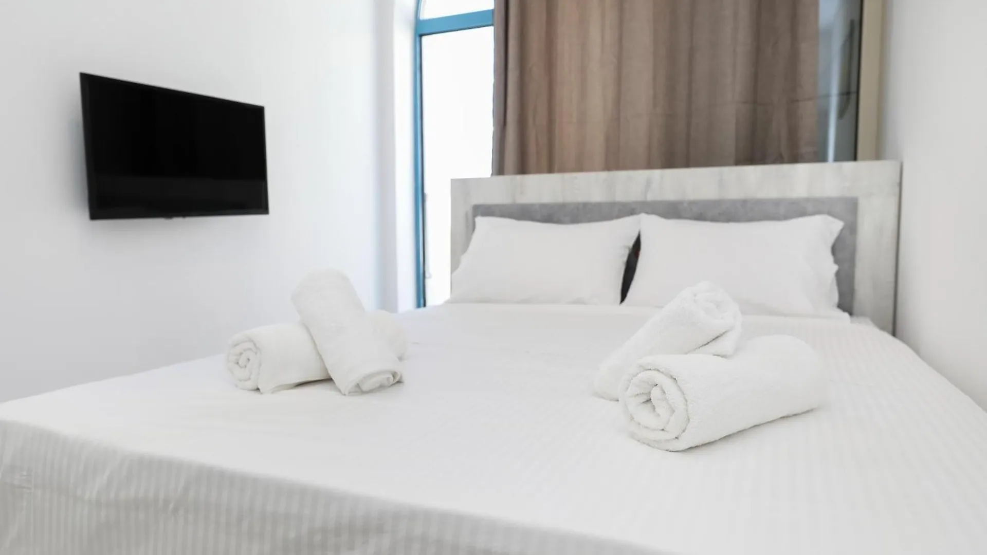 Gjilek Santorini Residence, Drymades Dhermi דירה