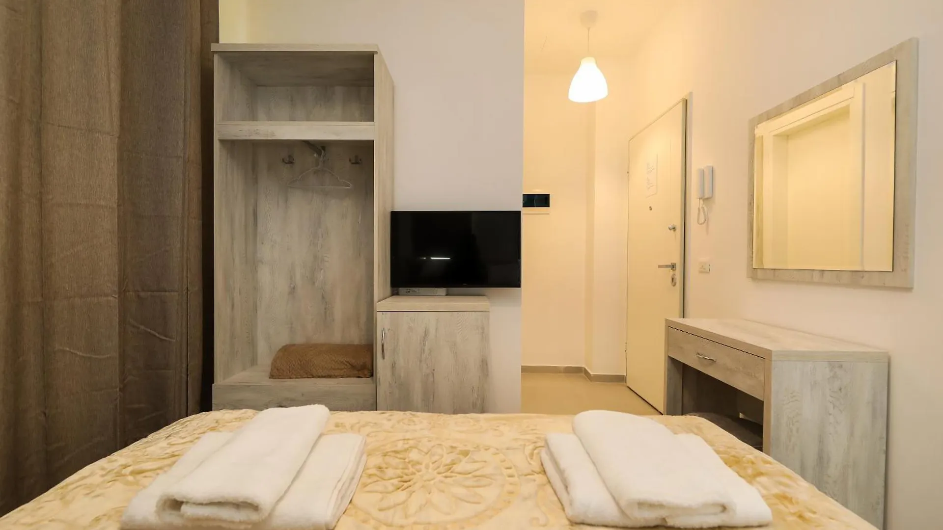 Gjilek Santorini Residence, Drymades Dhermi דירה