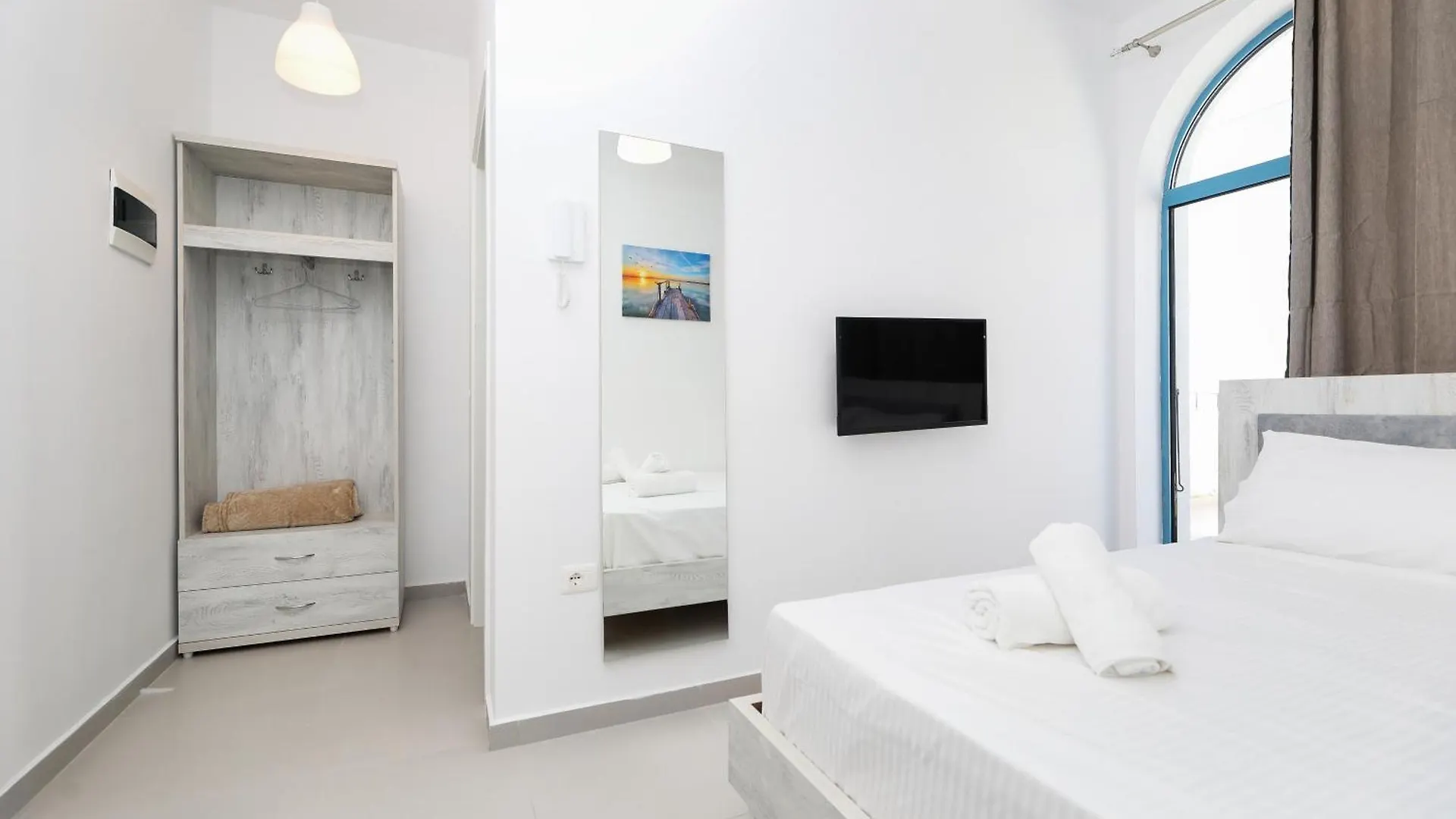 Gjilek Santorini Residence, Drymades Dhermi 0*,